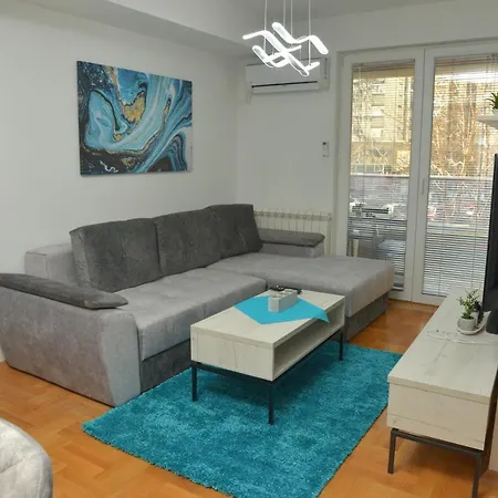 Stylish Blue & Modern Apartment *