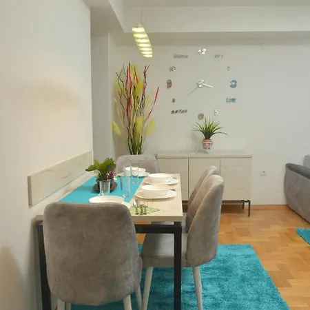 Stylish Blue & Modern Apartment *