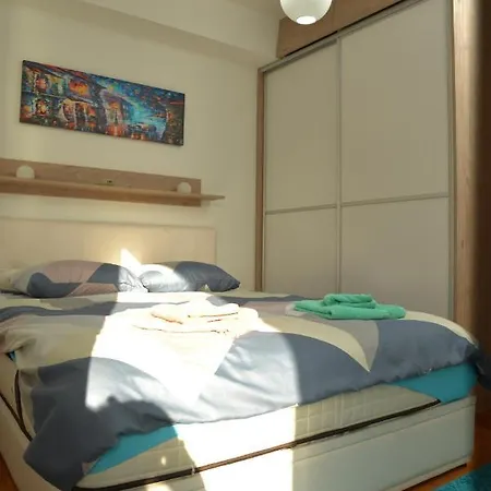 Apartment Stylish Blue & Modern *